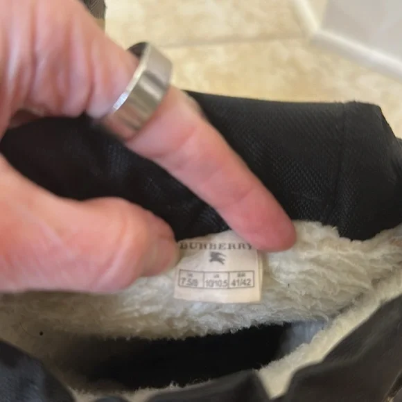Authentic Burberry Nova Check Snow boots - Picture 4 of 5